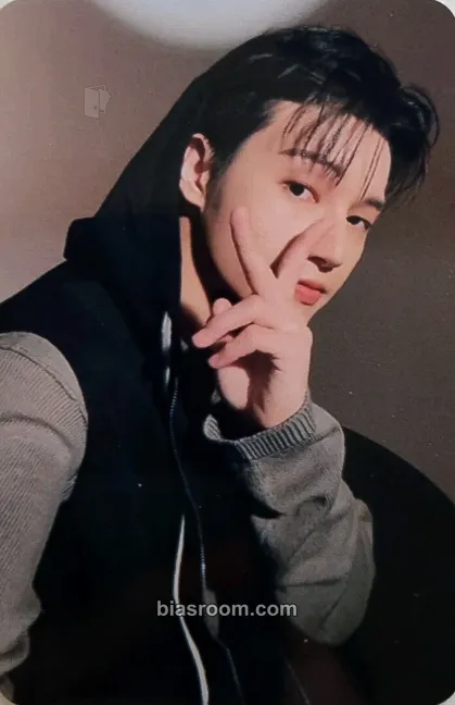 Wooyoung GOLDEN HOUR : Part.1 Photocard - ATEEZ - ATEEZ K-pop photocard