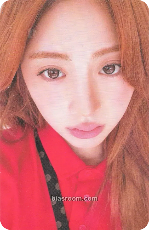 Huh Yunjin SPAGHETTI Photocard - LE SSERAFIM - LE SSERAFIM K-pop photocard