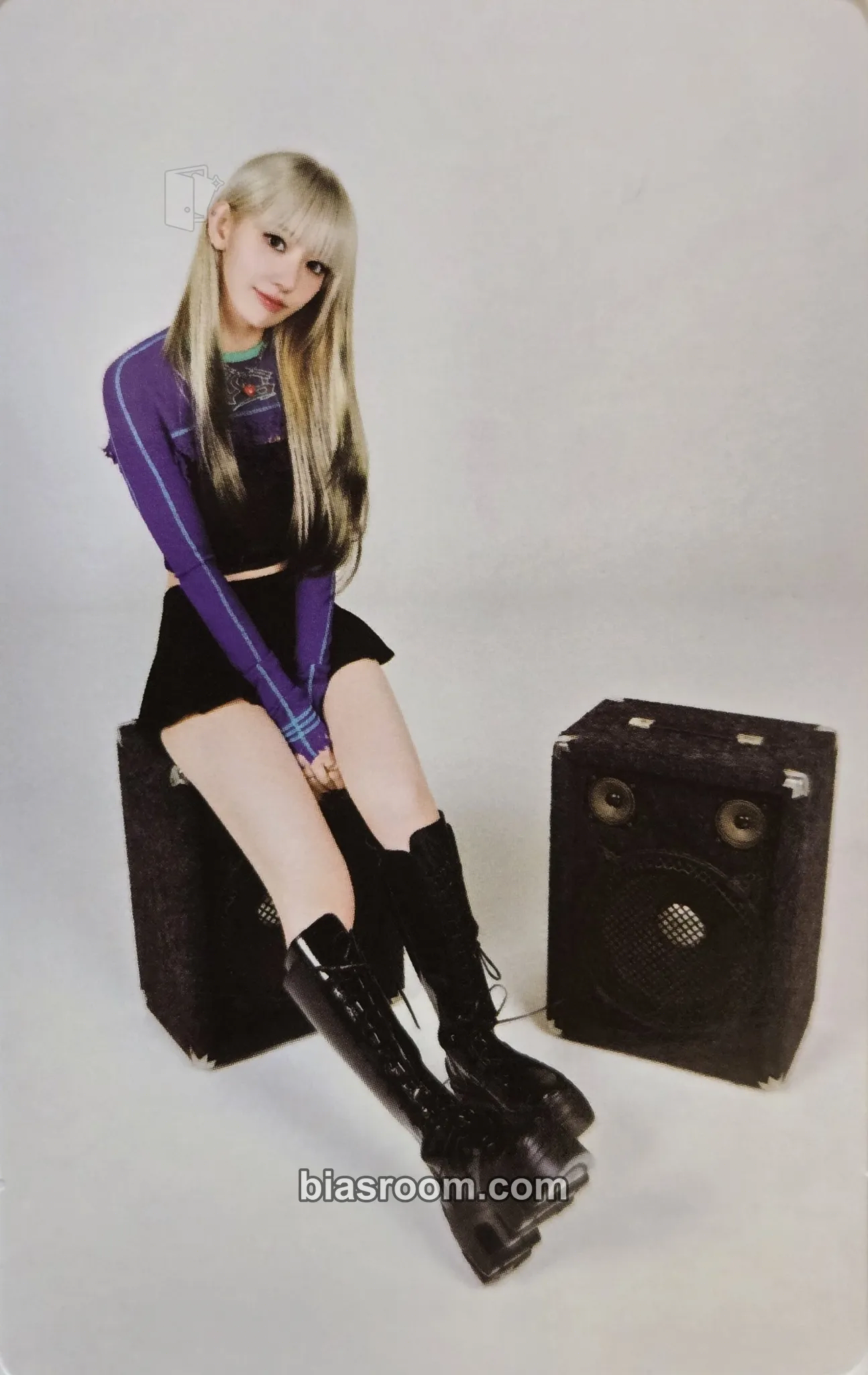 Sakura 'Fearnada' 2024 S/S - Seoul Photocard - LE SSERAFIM - LE SSERAFIM K-pop photocard