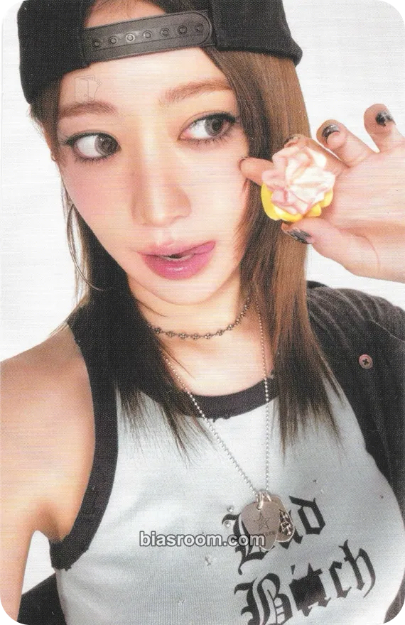 Sakura SPAGHETTI Photocard - LE SSERAFIM - LE SSERAFIM K-pop photocard