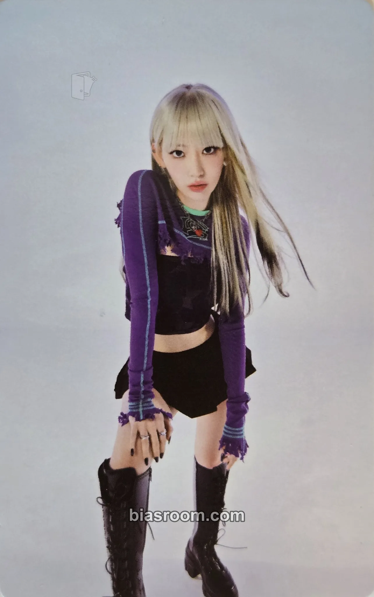 Sakura 'Fearnada' 2024 S/S - Seoul Photocard - LE SSERAFIM - LE SSERAFIM K-pop photocard