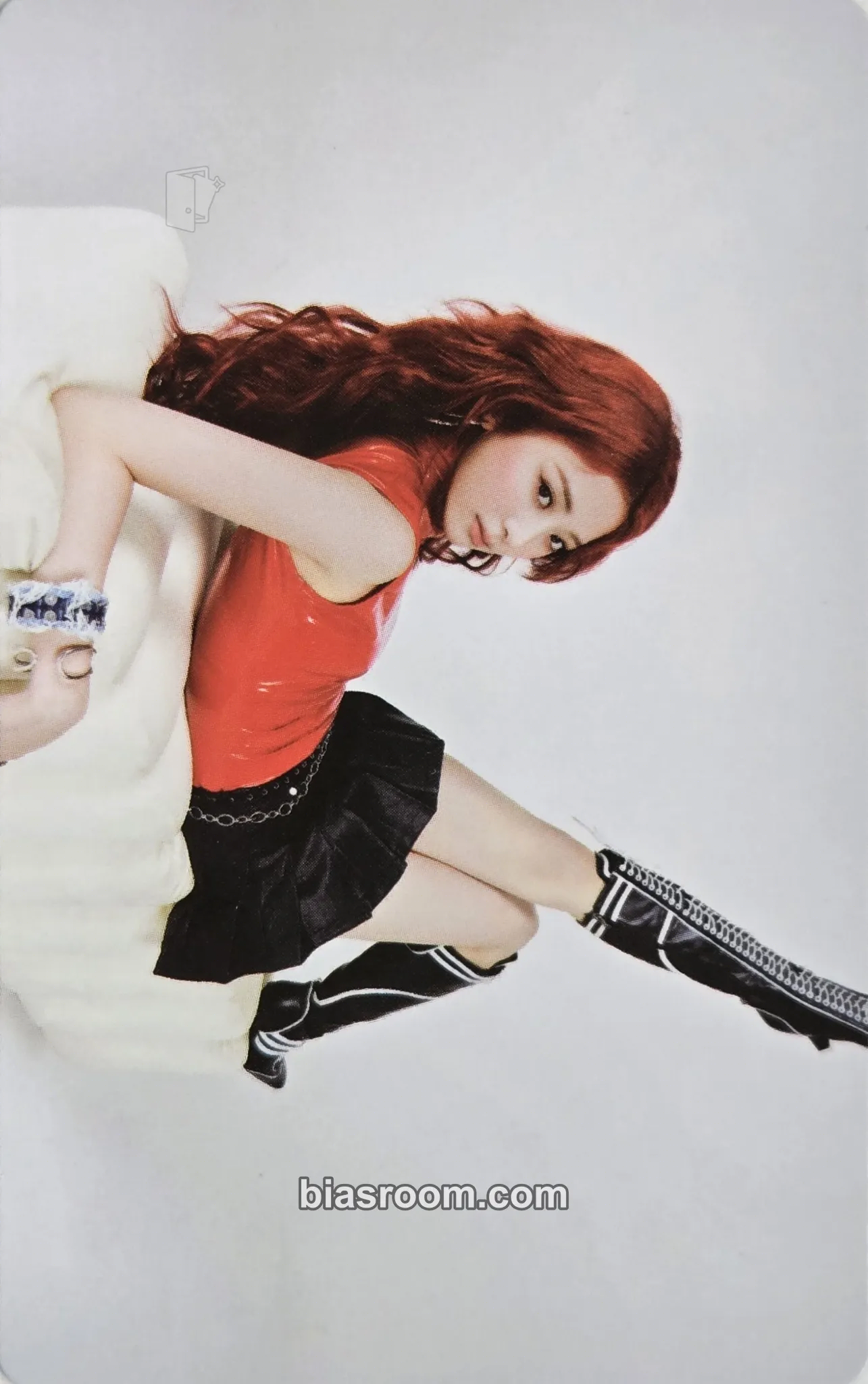 Huh Yunjin 'Fearnada' 2024 S/S - Seoul Photocard - LE SSERAFIM - LE SSERAFIM K-pop photocard