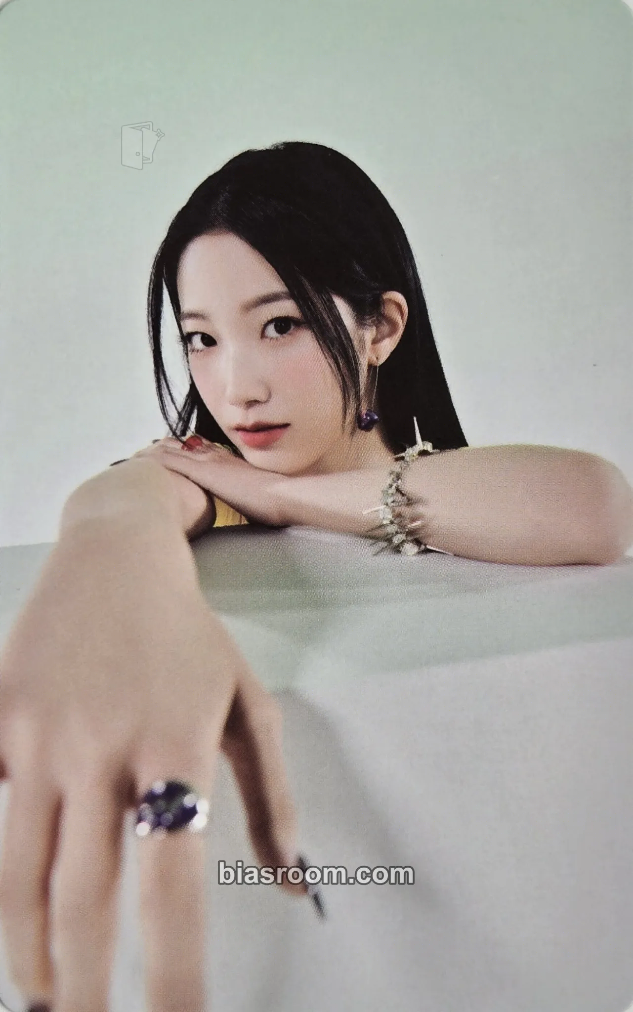 Kazuha 'Fearnada' 2024 S/S - Seoul Photocard - LE SSERAFIM - LE SSERAFIM K-pop photocard