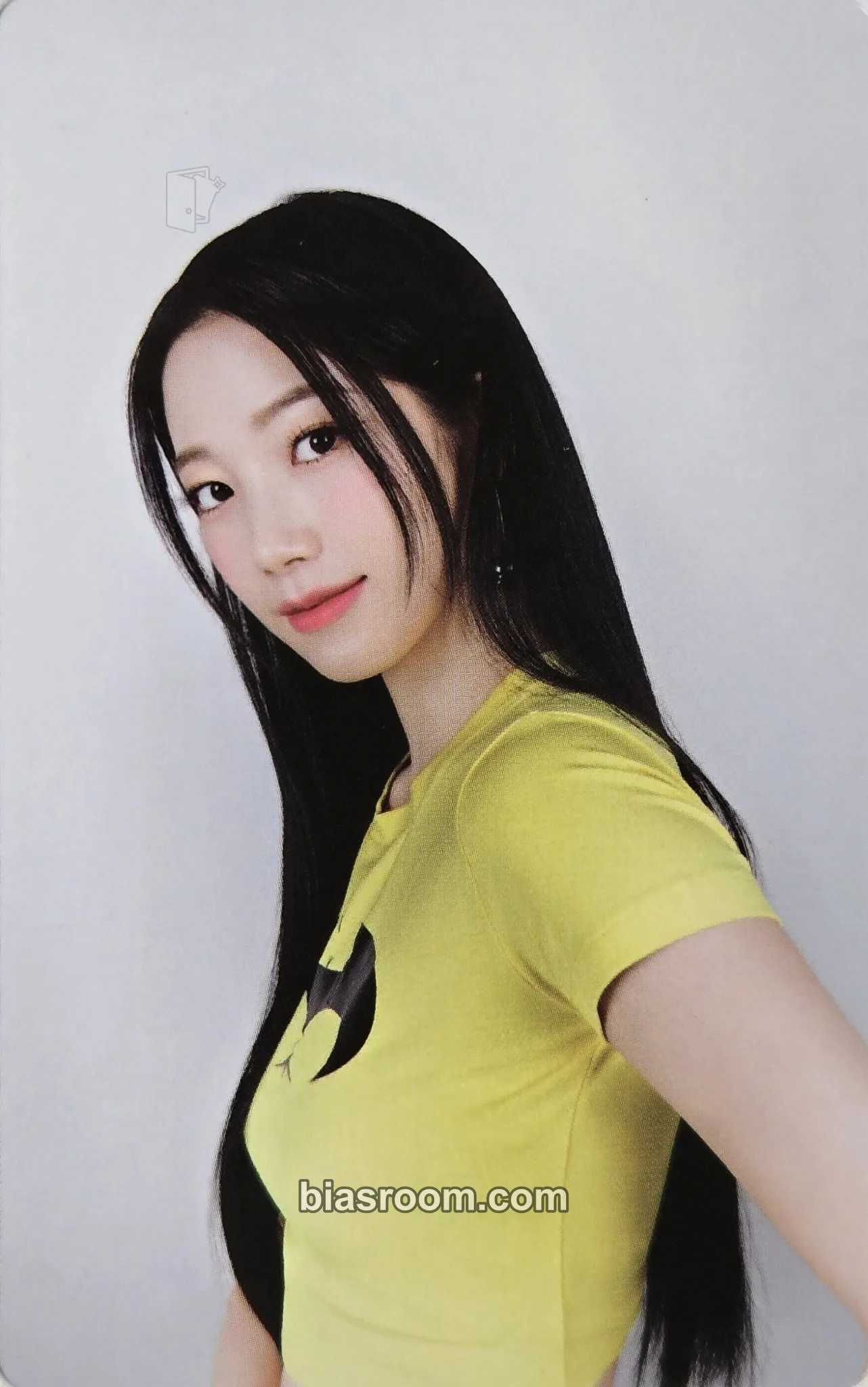 Kazuha 'Fearnada' 2024 S/S - Seoul Photocard - LE SSERAFIM - LE SSERAFIM K-pop photocard
