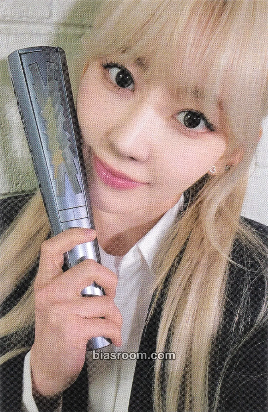 Sakura 'Fearnada' 2024 S/S - Seoul Photocard - LE SSERAFIM - LE SSERAFIM K-pop photocard