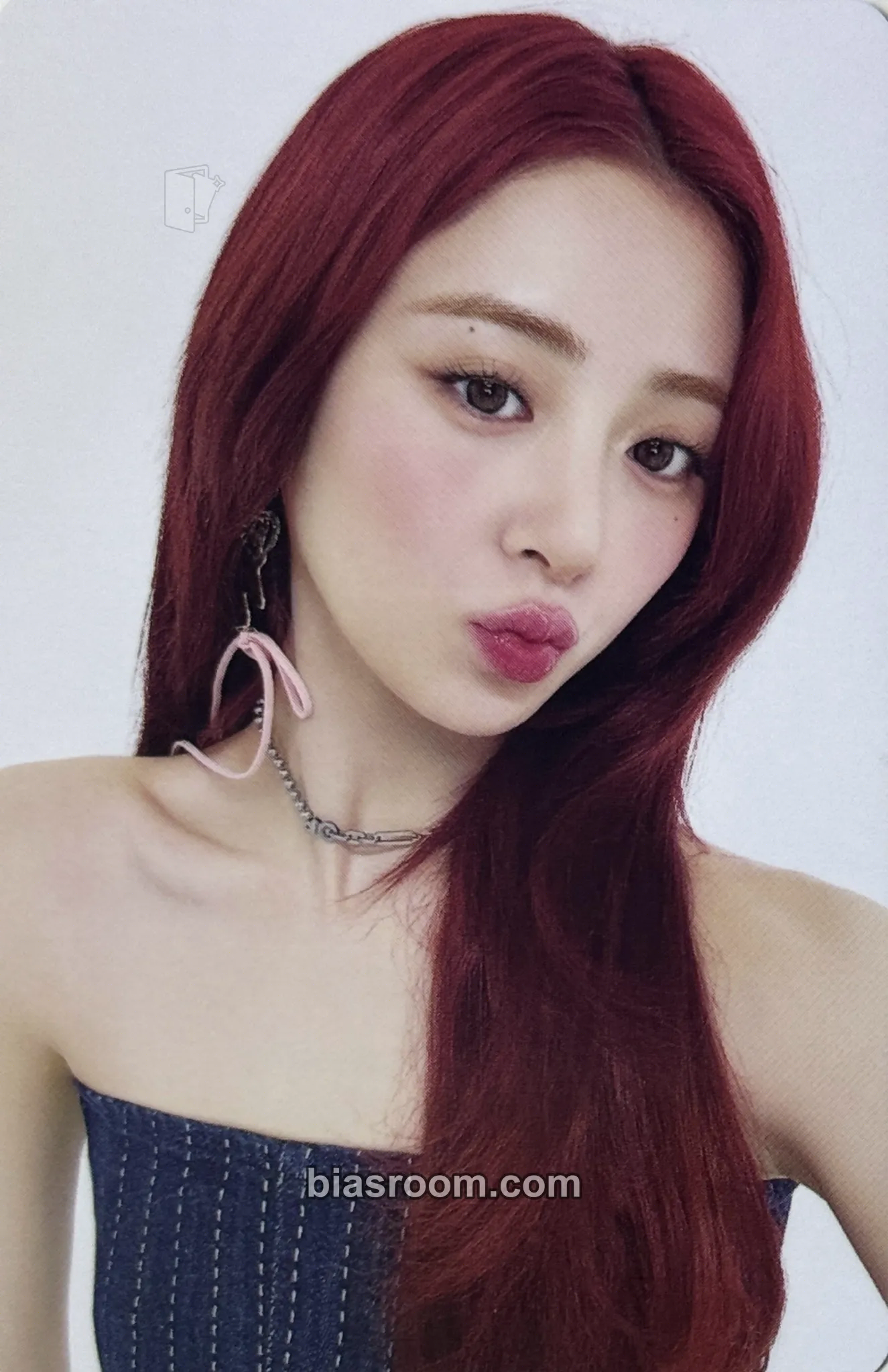 Huh Yunjin 'Fearnada' 2024 S/S - Japan Photocard - LE SSERAFIM - LE SSERAFIM K-pop photocard
