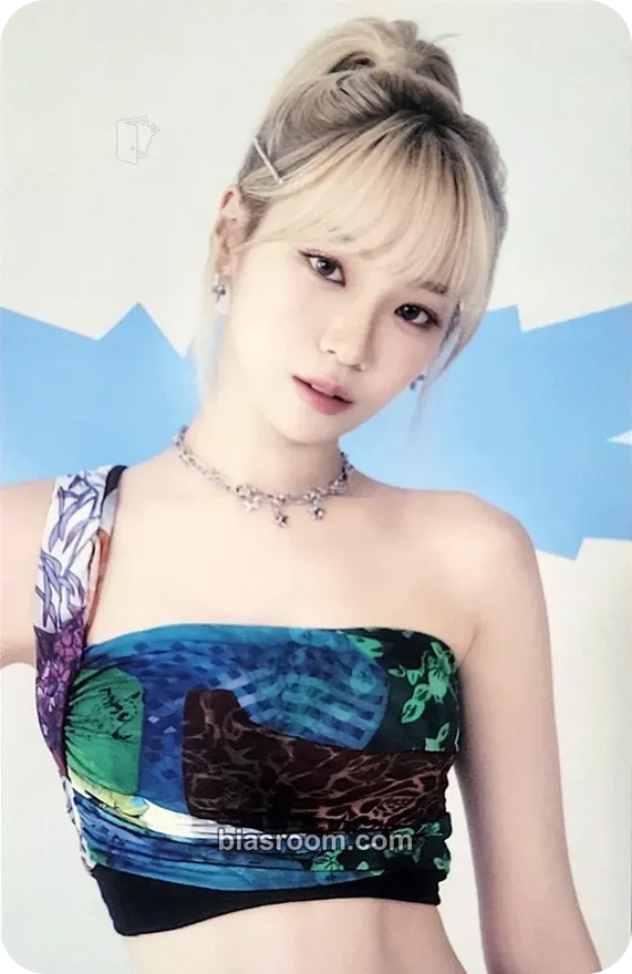 Kim Chaewon 'Fearnada' 2024 S/S - Japan Photocard - LE SSERAFIM - LE SSERAFIM K-pop photocard