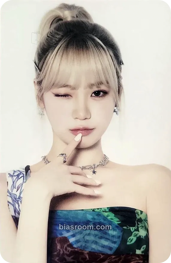 Kim Chaewon 'Fearnada' 2024 S/S - Japan Photocard - LE SSERAFIM - LE SSERAFIM K-pop photocard
