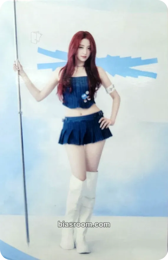 Huh Yunjin 'Fearnada' 2024 S/S - Japan Photocard - LE SSERAFIM - LE SSERAFIM K-pop photocard