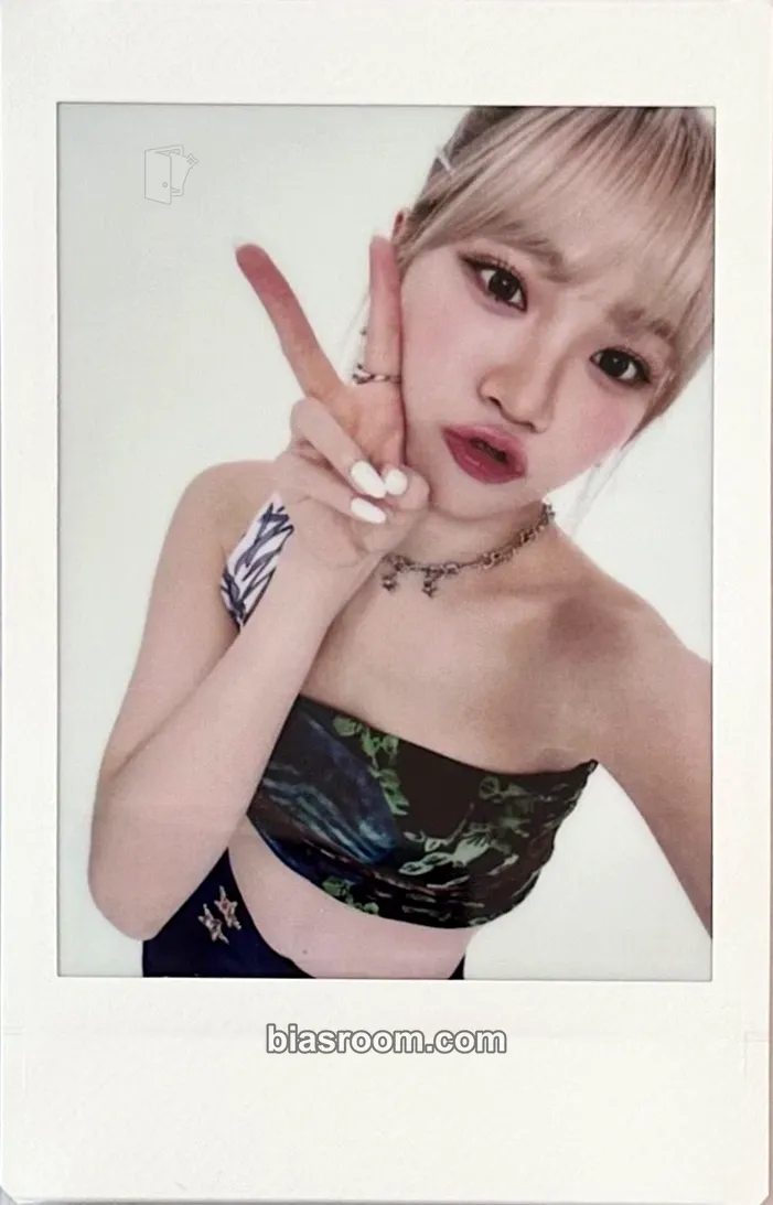 Kim Chaewon 'Fearnada' 2024 S/S - Japan Photocard - LE SSERAFIM - LE SSERAFIM K-pop photocard