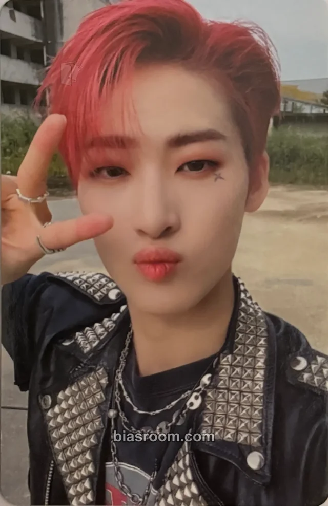 ALL(H)OURS - Youmin - All Ours Album album photocard night version