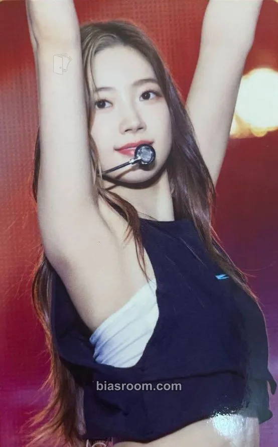Kazuha 2023 Tour 'Flame Rises' in Japan DVD Photocard - LE SSERAFIM - LE SSERAFIM K-pop photocard