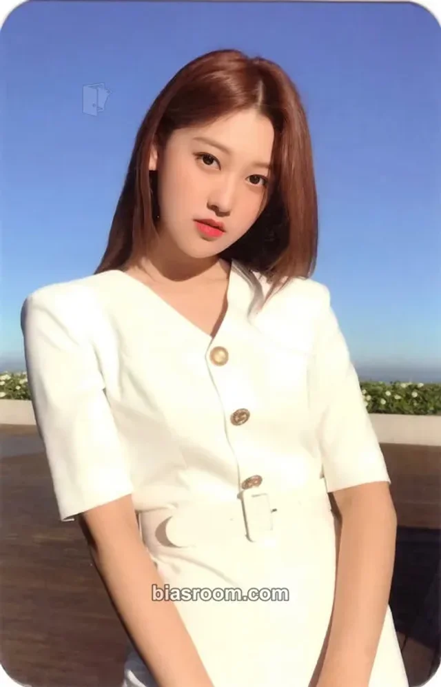 LOONA - Choerry - [12:00] Album D version album photocard