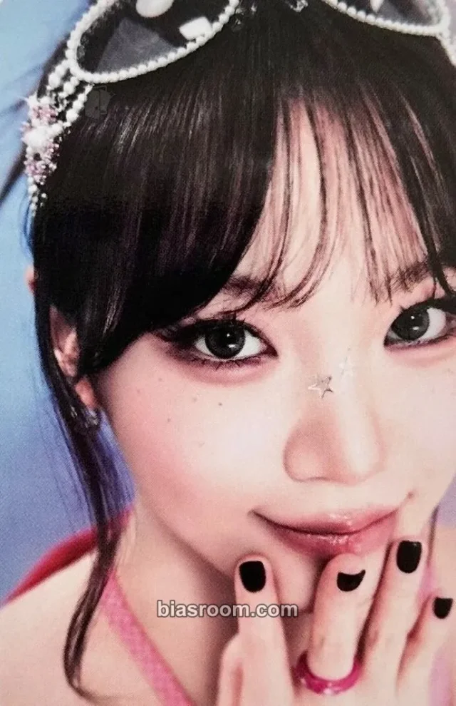 LE SSERAFIM - Kim Chaewon - 2025 LE SSERAFIM Tour 'Easy Crazy Hot' Event trading card japan version 3