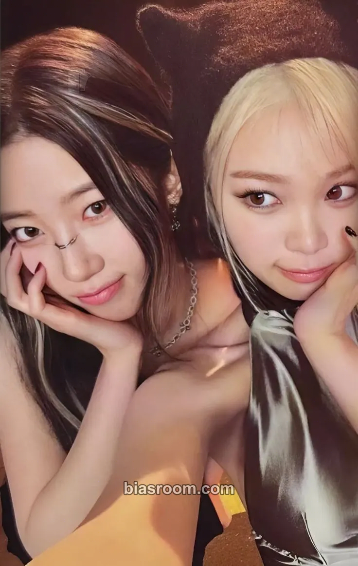 Easy Crazy Hot Tour (2025) Photocard - LE SSERAFIM - LE SSERAFIM K-pop photocard