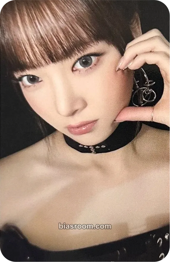 Hong Eunchae Easy Crazy Hot Tour (2025) Photocard - LE SSERAFIM - LE SSERAFIM K-pop photocard