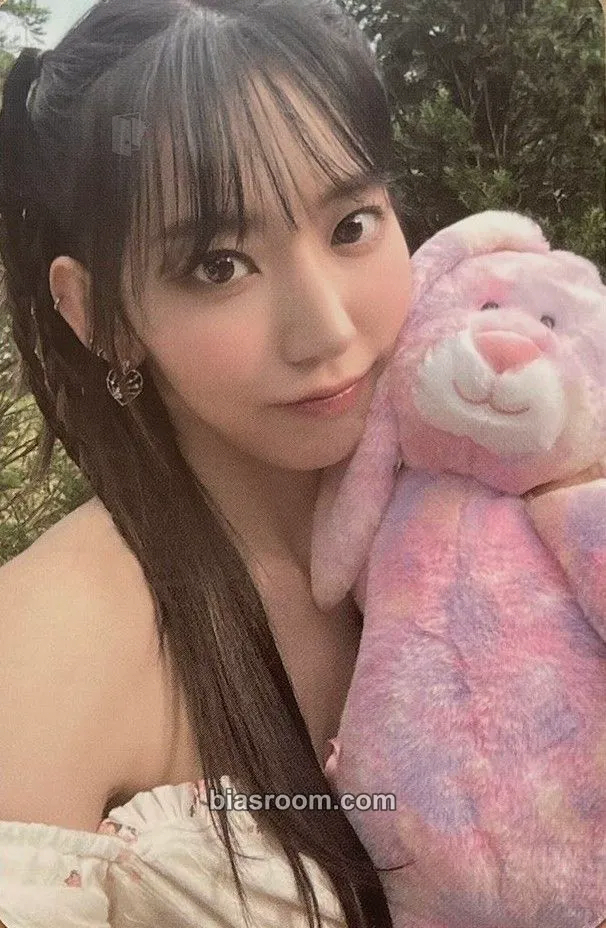 Sakura D'ICON Issue N°14 Photocard - LE SSERAFIM - LE SSERAFIM K-pop photocard