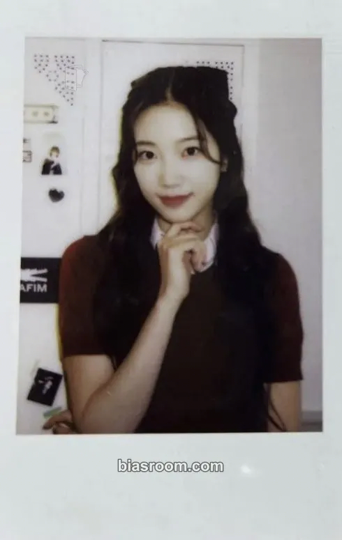 Kazuha 2023 Season's Greetings ‘Class of 2023’ Photocard - LE SSERAFIM - LE SSERAFIM K-pop photocard