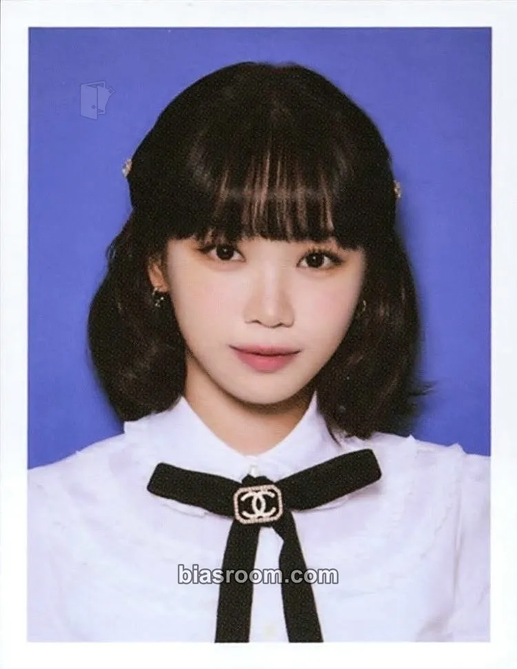 Kim Chaewon 2023 Season's Greetings ‘Class of 2023’ Photocard - LE SSERAFIM - LE SSERAFIM K-pop photocard