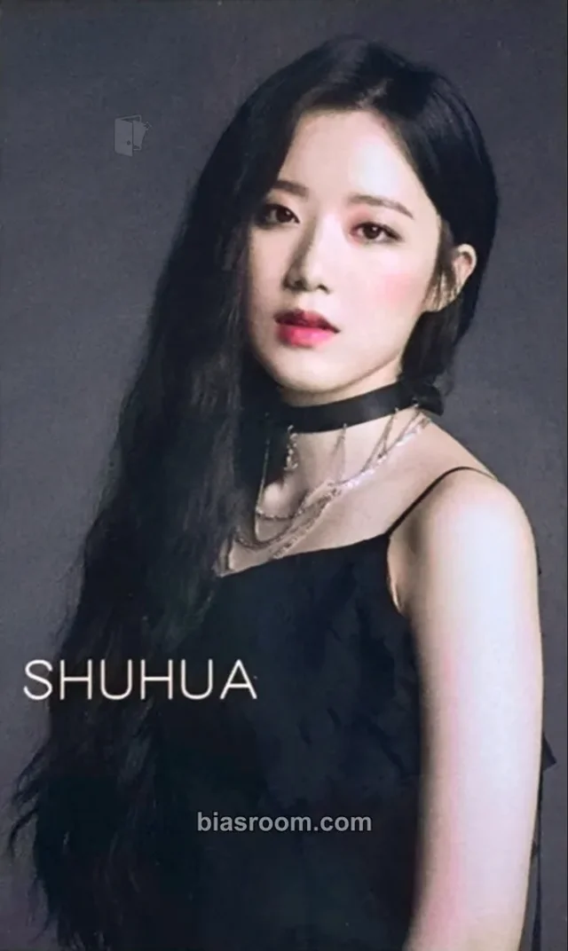 (G)I-DLE - Miyeon - LATATA Album hmv pre-order benefit (pob) japanese album non-standard size non-selfie concept photocard
