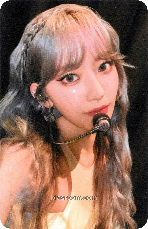 Sakura ON-OFF 23-24 Photocard - LE SSERAFIM - LE SSERAFIM K-pop photocard