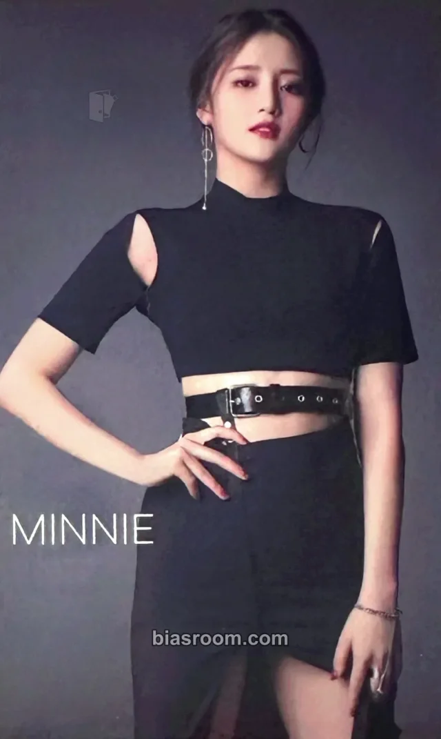 (G)I-DLE - Miyeon - LATATA Album tower records pre-order benefit (pob) japanese album non-selfie non-standard size concept photocard