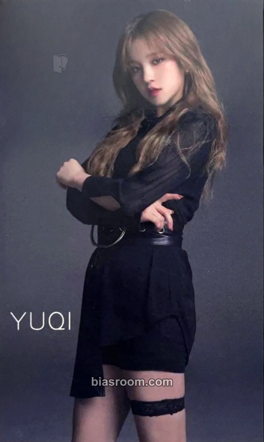 Yuqi LATATA Photocard - i-dle - i-dle K-pop photocard