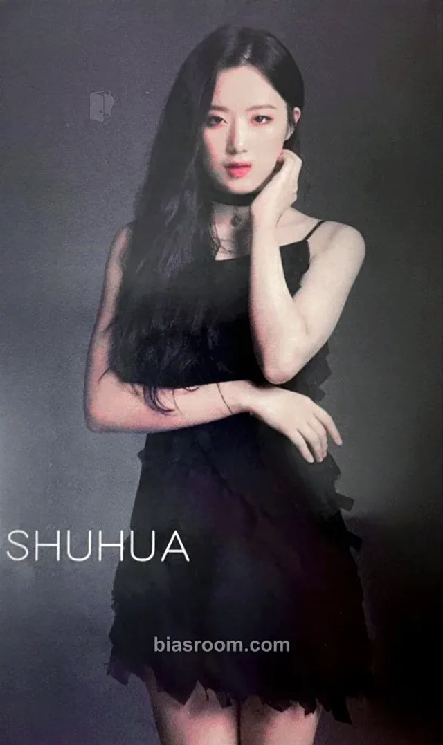 (G)I-DLE - Miyeon - LATATA Album tower records pre-order benefit (pob) japanese album non-selfie non-standard size concept photocard