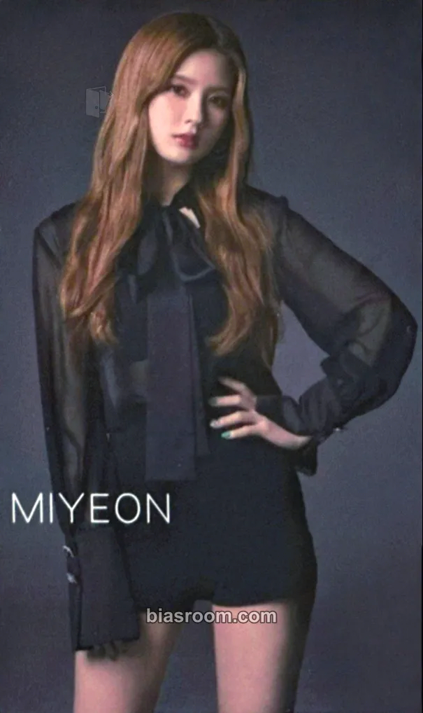 Miyeon LATATA Photocard - i-dle - i-dle K-pop photocard