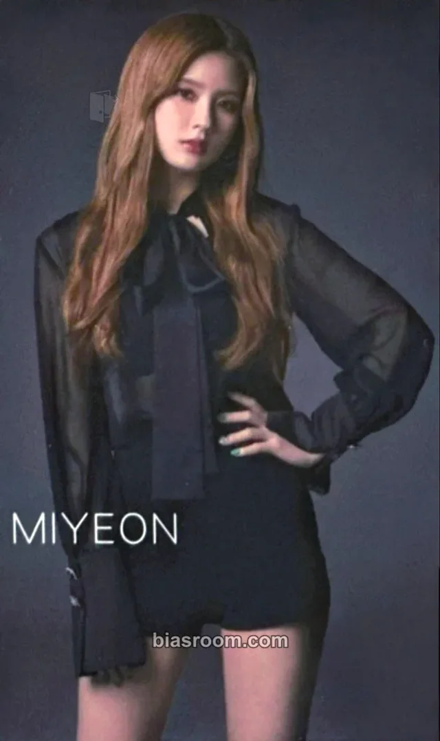 (G)I-DLE - Miyeon - LATATA Album tower records pre-order benefit (pob) japanese album non-selfie non-standard size concept photocard