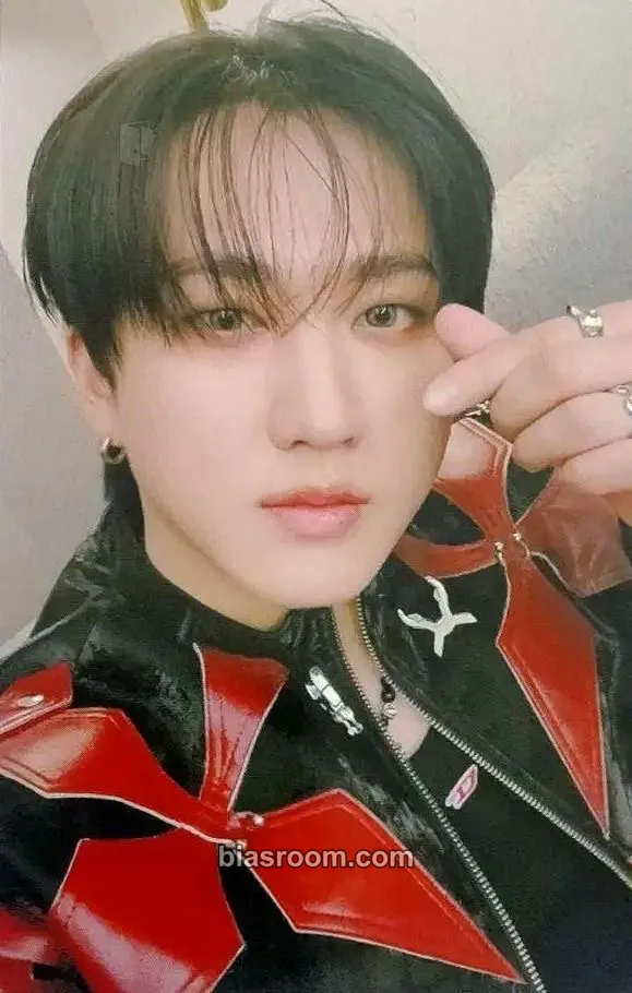 Changbin GIANT Photocard - Stray Kids - Stray Kids K-pop photocard
