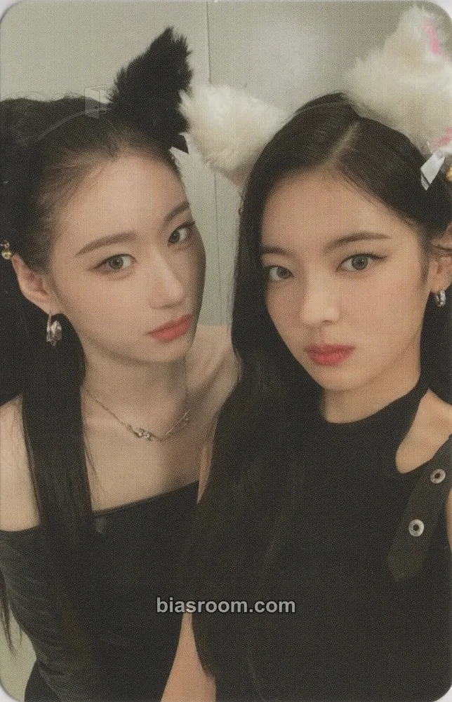 Cheshire Photocard - ITZY - ITZY K-pop photocard