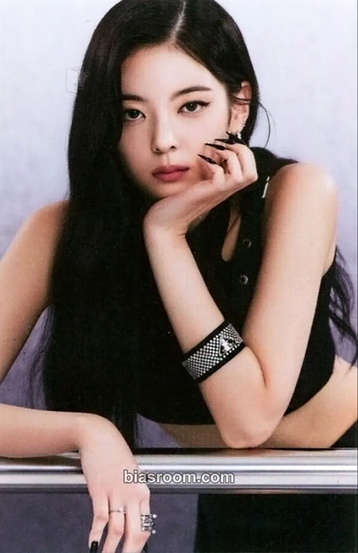 Lia Cheshire Photocard - ITZY - ITZY K-pop photocard
