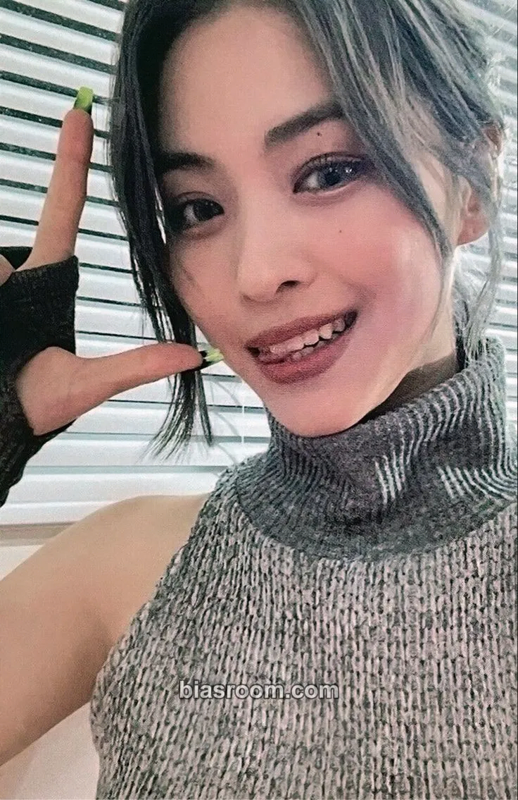 Ryujin Cheshire Photocard - ITZY - ITZY K-pop photocard