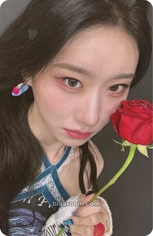 Chaeryeong Cheshire Photocard - ITZY - ITZY K-pop photocard