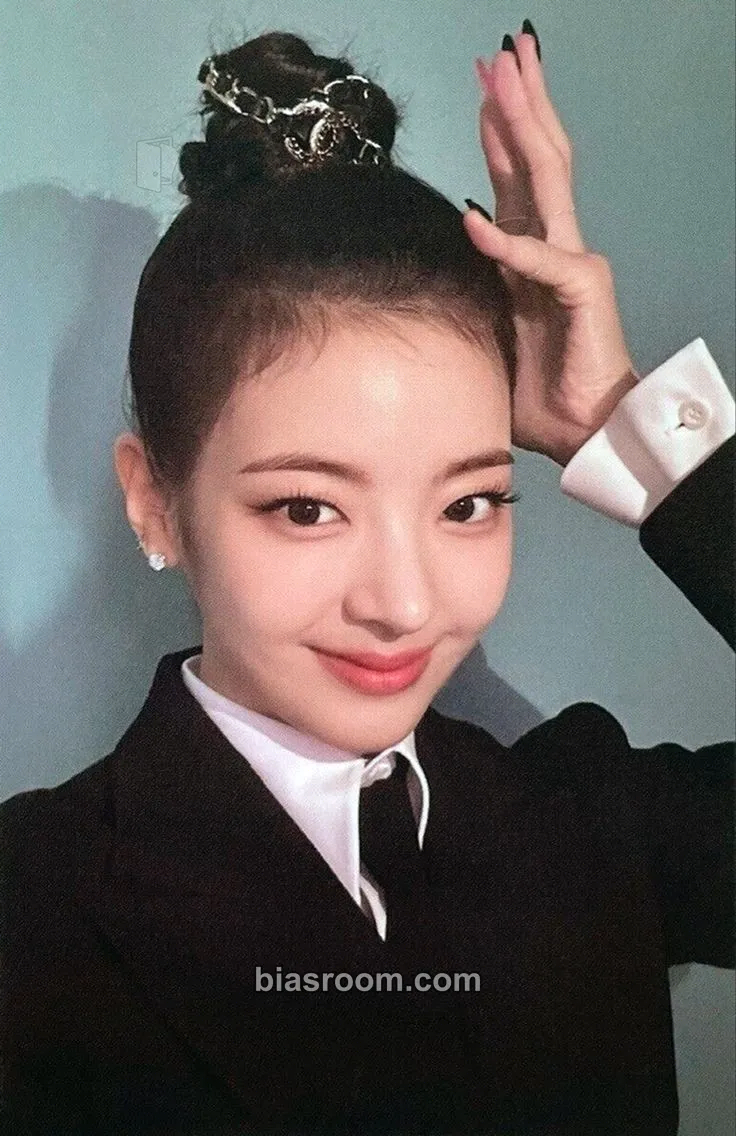 Lia Cheshire Photocard - ITZY - ITZY K-pop photocard