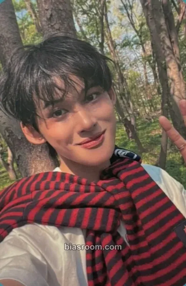 1Verse - Nathan - The 1st Verse Album showcase merch photocard set