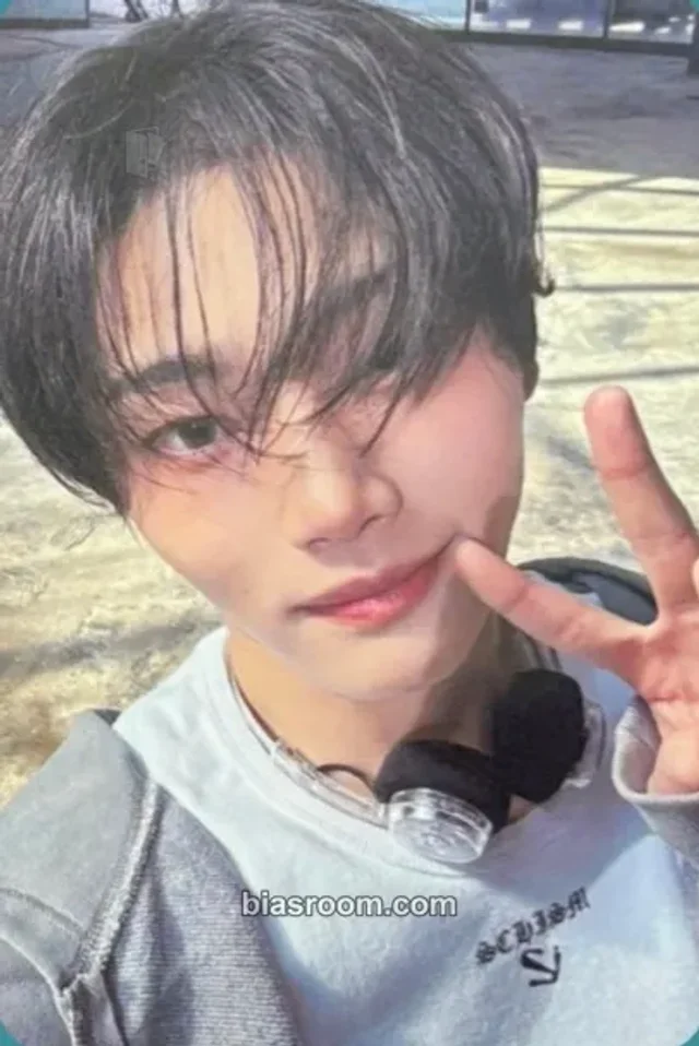 1Verse - Aito - The 1st Verse Album showcase merch photocard set