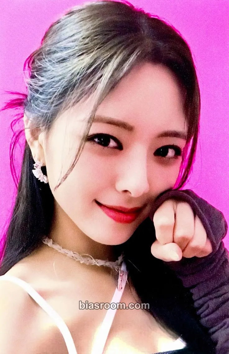 Yuna Cheshire Photocard - ITZY - ITZY K-pop photocard