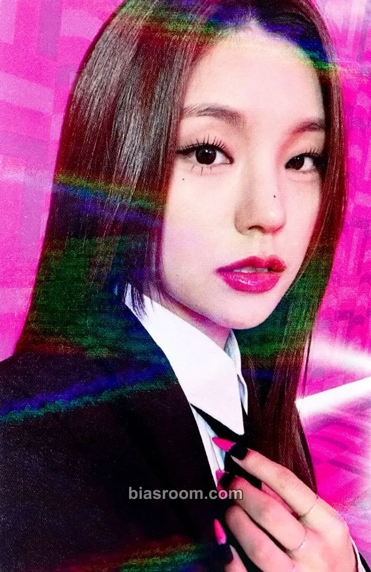 Yeji Cheshire Photocard - ITZY - ITZY K-pop photocard