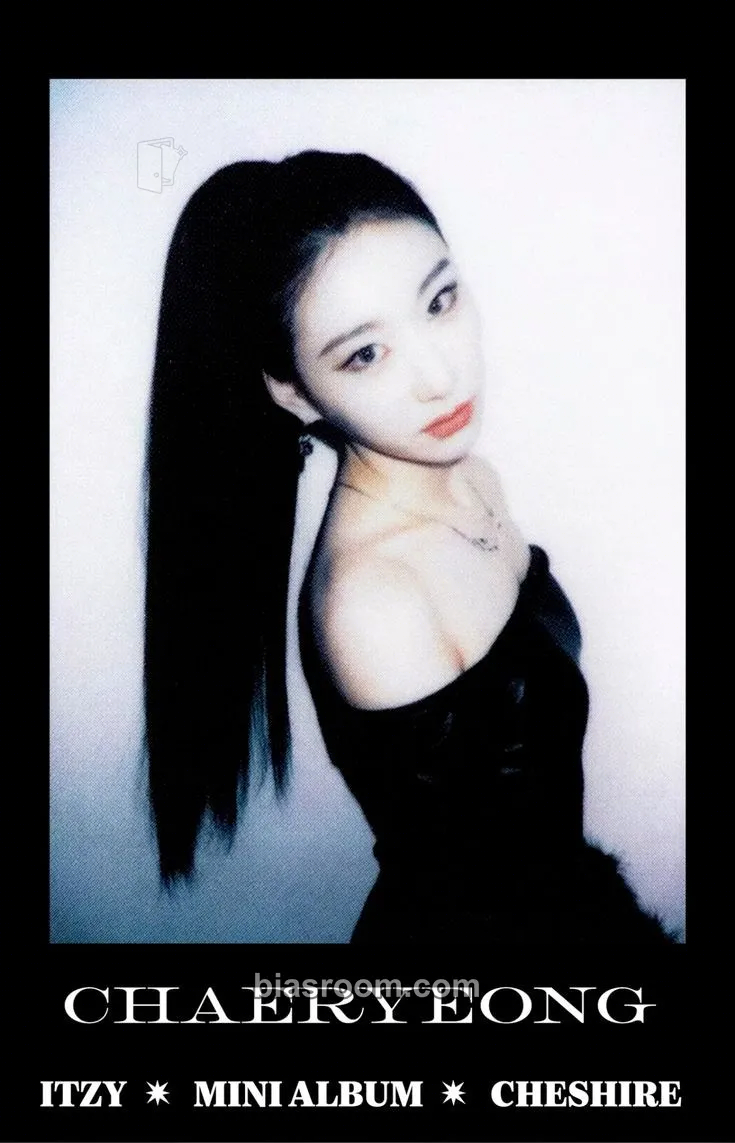 Chaeryeong Cheshire Photocard - ITZY - ITZY K-pop photocard