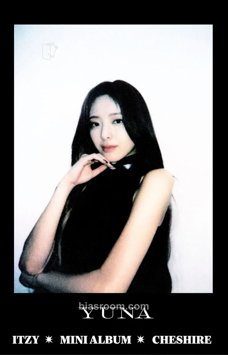 Yuna Cheshire Photocard - ITZY - ITZY K-pop photocard