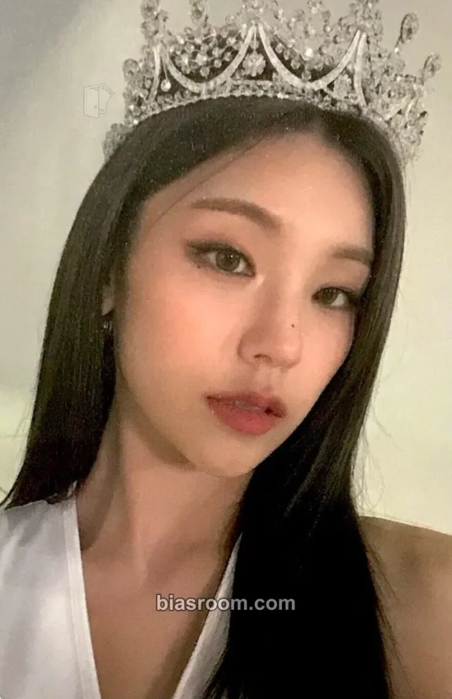 ITZY - Yeji - Cheshire Album yizhiyu pre-order benefit (pob)