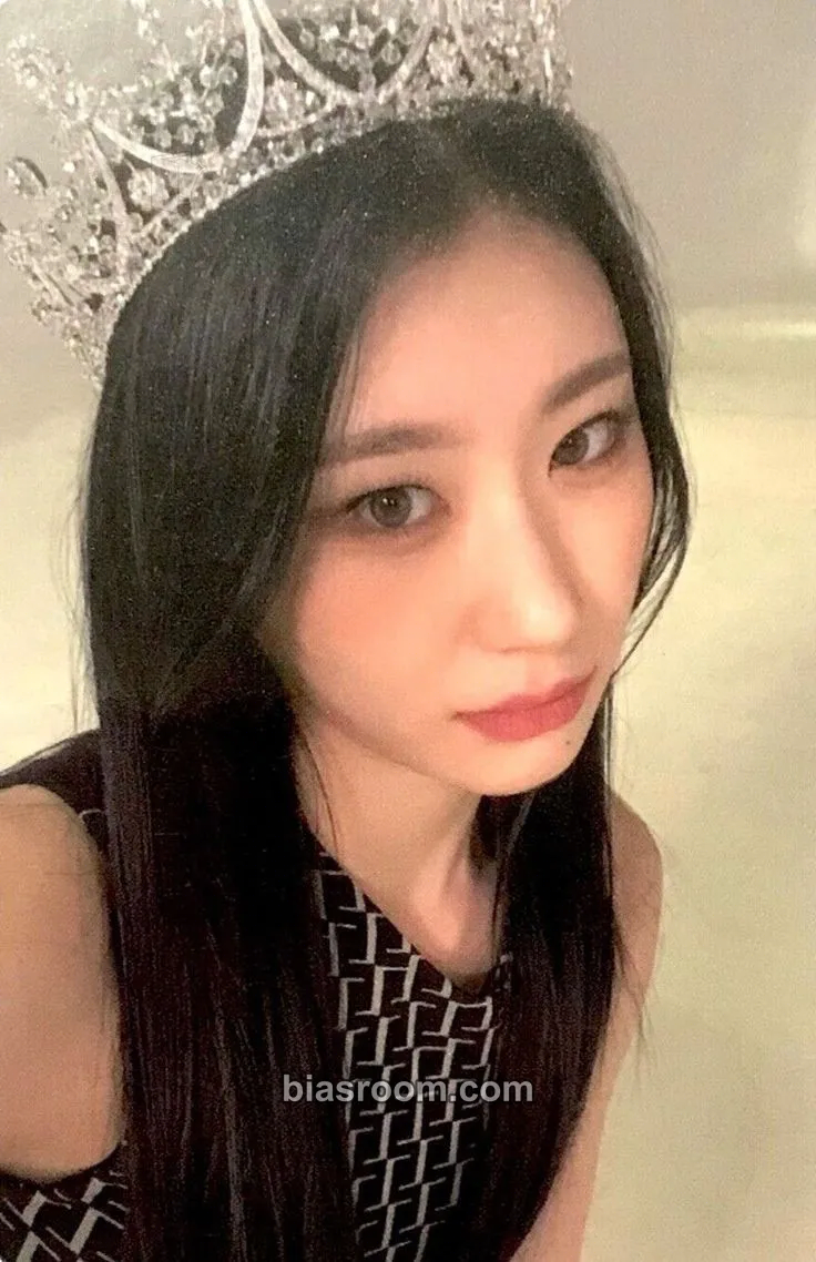 Chaeryeong Cheshire Photocard - ITZY - ITZY K-pop photocard
