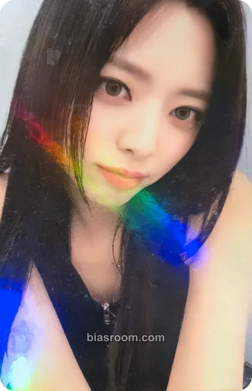 Yuna Cheshire Photocard - ITZY - ITZY K-pop photocard