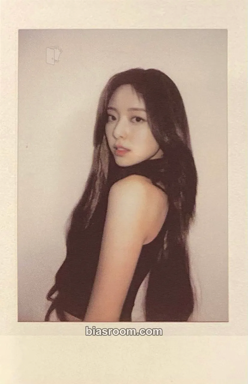 Yuna Cheshire Photocard - ITZY - ITZY K-pop photocard