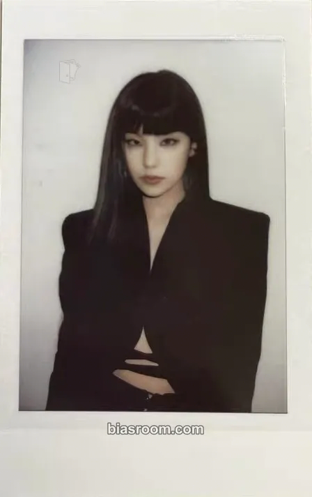 Yeji Cheshire Photocard - ITZY - ITZY K-pop photocard