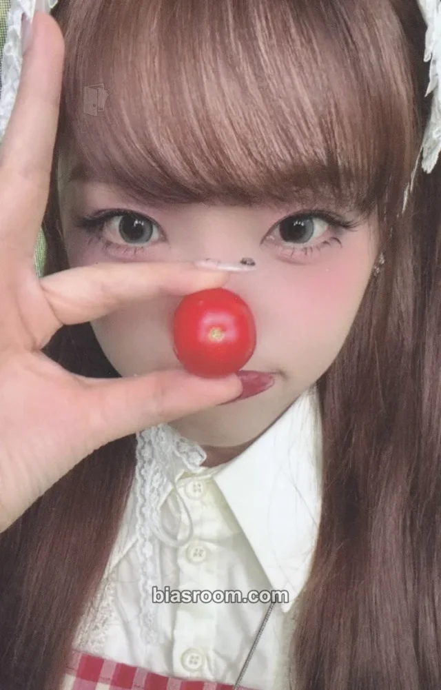 Yena - Yena - Blooming Wings Album album photocard