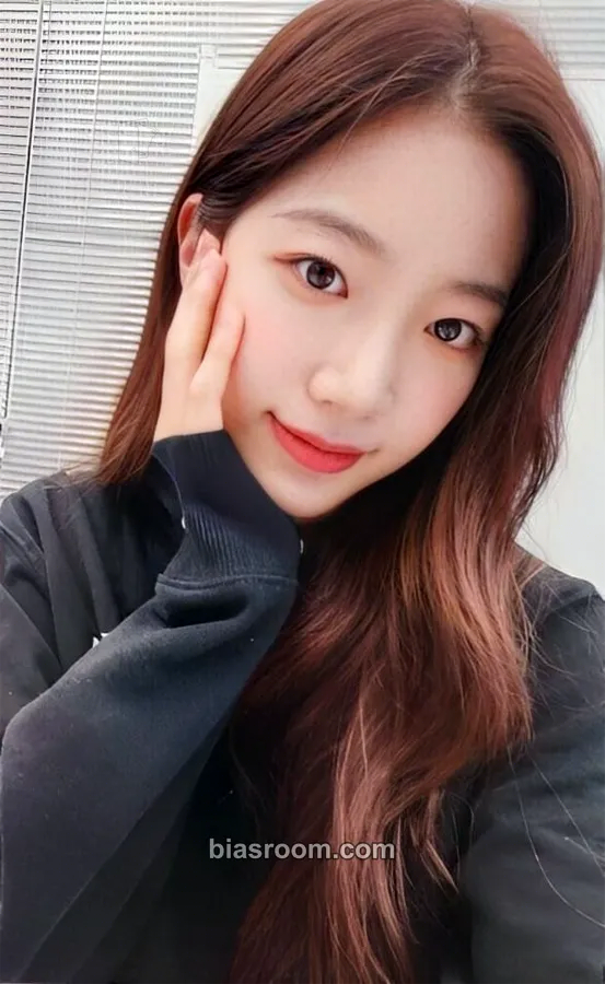 Kazuha ANTIFRAGILE Photocard - LE SSERAFIM - LE SSERAFIM K-pop photocard