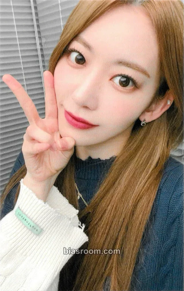 LE SSERAFIM - Sakura - ANTIFRAGILE Album lucky draw weverse japan